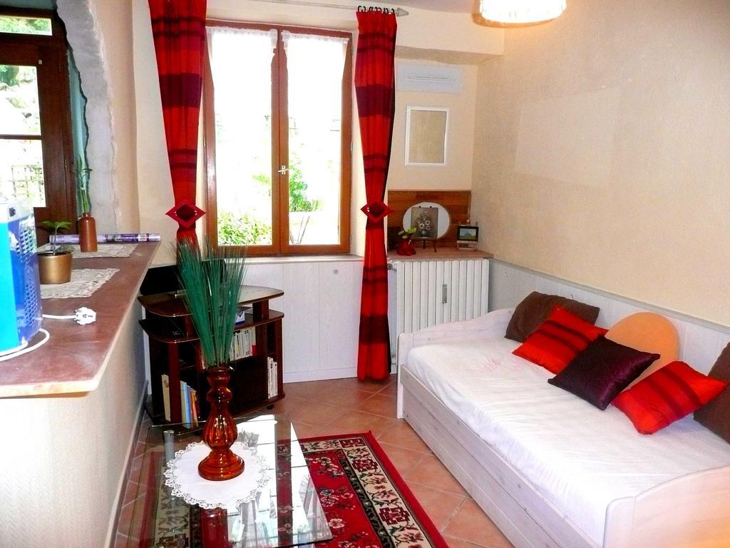 Au Clos D'Ardennes Bed & Breakfast Balaives-et-Butz Ngoại thất bức ảnh